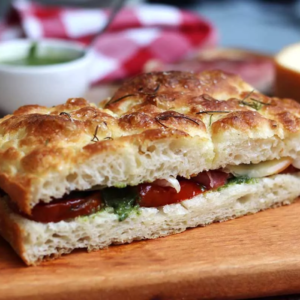 Sanduíche Foccacia com Tomate Amassado