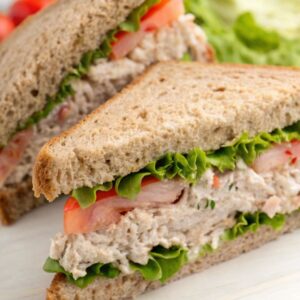 Sanduíche de Atum com Maionese